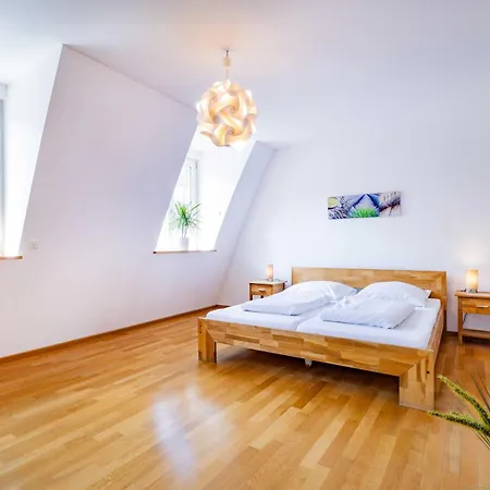 Altstadtsuite Center *